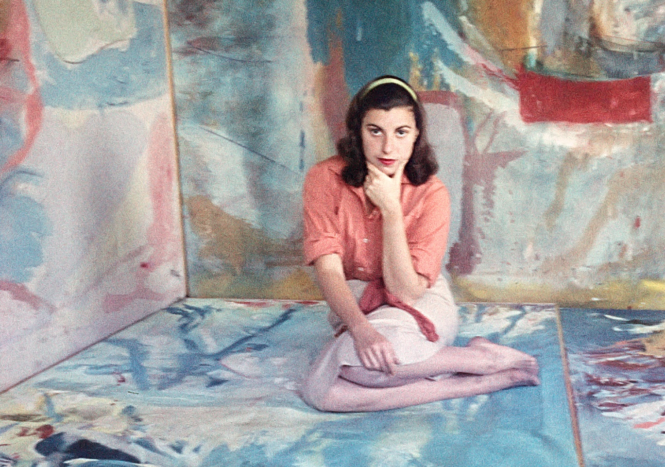 © Gordon Parks, Untitled [Helen Frankenthaler surrounded by her paintings], New York, 1957, Courtesy of and © The Gordon Parks Foundation